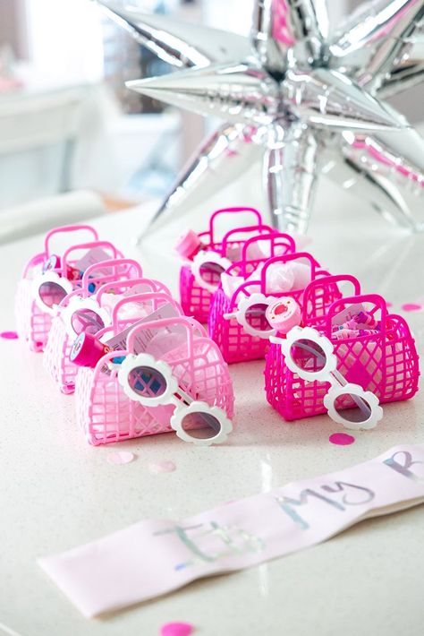 Manicure Party Ideas, Cmon Barbie Lets Go Party, Barbie 6th Birthday Party Ideas, Barbie Party Favors Diy, Barbie Favors Ideas, Retro Barbie Birthday Party, Barbie Movie Party Ideas, Barbie Movie Birthday Party, Barbie Birthday Party Activities