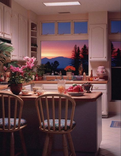 Trap House Decor, 90s House Decor, 80s Home Aesthetic, Beautiful Houses Inside, Kitchen With Bar, 1980s Interior, 50s Home, 80s Kitchen, 90s Interior