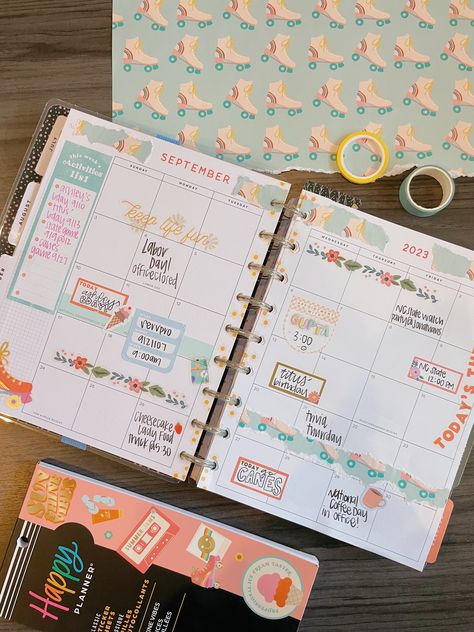 Happy Planner Student Layout Ideas, Monthly Planner Decorating Ideas, Planner Layouts, Planner Setup Ideas, Planners Aesthetic, Dashboard Layout Happy Planner Ideas, Planner Decorating Ideas, Happy Planner Spread, Happy Planner Ideas Inspiration