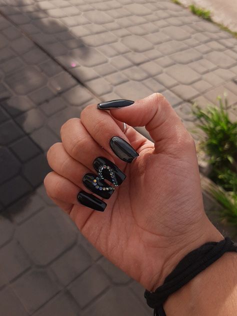 nails Black Nails With Gems Short, Goth Nails Matte, Black Nail Ideas With Rhinestones, Black Nails With Heart Rhinestones, Black Diamond Nails Rhinestones, Black Pink Heart Nails, Black With Gems Nails, Nails Black With Heart, Black Nails With Rhinestones Short