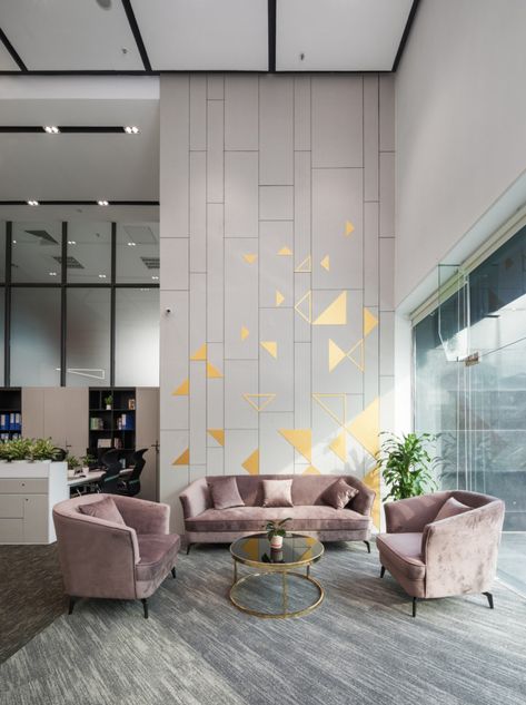 High Ceiling Wall Panel, Double Height Accent Wall, Double Height Wall Design Modern, Wall Elevation, Featured Wall, Double Height Living Room, Group Office, Office Rental, Tv Fal