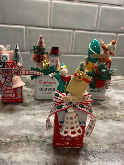 FREE SHIPPING Spicy Buddy Vintage Christmas Spice Tin Pixie - Etsy Vintage Christmas Crafts, Anderson Sc, Christmas Spices, Spice Tins, Christmas Crafts For Kids To Make, Brush Trees, Ornaments Vintage, Shiny Brite, Boho Christmas