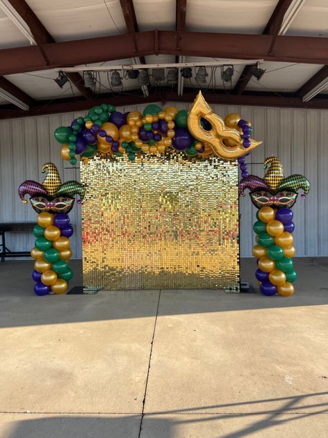 Madi Gras Theme Party, Mardi Gras Trunk Or Treat Ideas, Marty Gras Party Ideas, Mardi Gras Float Decorations, Mardi Gras Carnival Theme Party, Marti Gras Prom Theme, Mardi Gras Masquerade Ball, Mardi Gras Quinceanera, Mari Gras Party Ideas