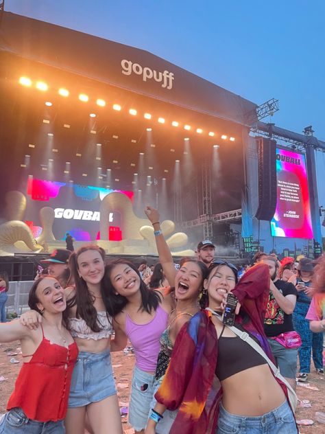 Concert festival gov ball live music friends summer Governors Ball Outfit, Kendal Calling, Governors Ball, Festival Fits, Music Friends, Nyc Outfits, Festival Inspo, Concert Pics, Gov Ball