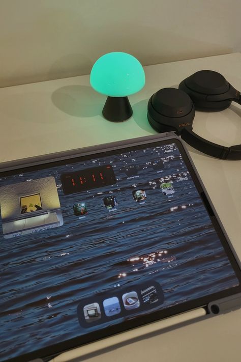 ipad pro 4th gen, lexon mina medium, sony xm4 Ipad Pro Aesthetic, Sony Xm4, Ipad Setup, App Interface Design, App Interface, Interface Design, Ipad Pro, Dream Big, Ipad