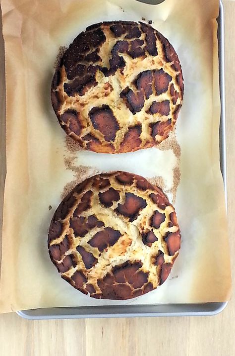 Crunchy Tiger Bread Dessert Bread Recipes, Holiday Breads, Recipes To Make With Kids, Tiger Bread, Bread Italian, Bread Cookbook, Italian Bread Recipes, Baked Breads, Healthy Bread Recipes