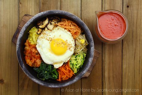 Asian Banquet, Korean Cucumber Side Dish, Asian At Home, Dolsot Bibimbap, Spinach Side Dish, Bibimbap Recipe, Bowl Meals, Seonkyoung Longest, Korean Noodles