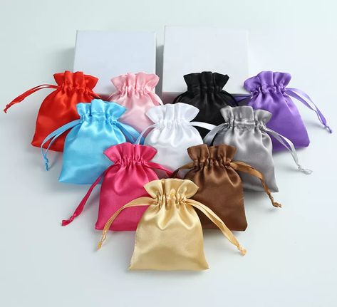 Small Drawstring Bag, Wedding Gifts Packaging, Christmas Wedding Gifts, Silk Gifts, Merchandise Bags, Silk Satin Fabric, Bag Jewelry, Packing Jewelry, Wedding Favor Bags