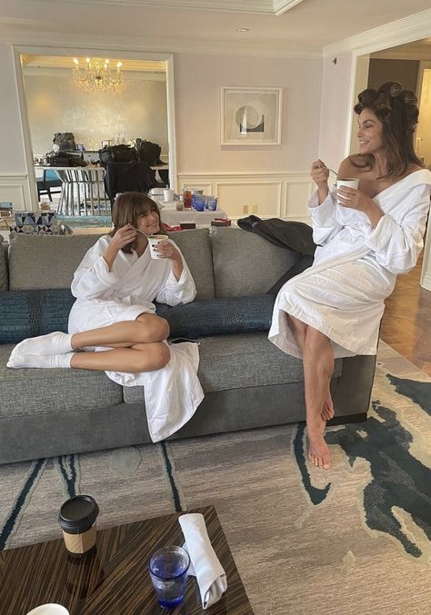 kaia gerber and cindy crawford Super Rich Kids, Teenage Daughters, Future Mom, Kaia Gerber, Rich Kids, Cindy Crawford, Miss Dior, Mom Daughter, Future Life