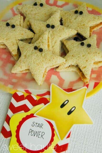 These Super Mario Bros Star Power Sandwiches are delightful and perfect for Mario and Luigi's party. Super Mario Bros Party Ideas, Party Games Kids, Super Mario Brothers Party, Mario Brothers Birthday Party, Mario Kart Party, Princess Peach Party, Mario Bros Birthday Party Ideas, Nintendo Party, Super Mario Bros Birthday Party