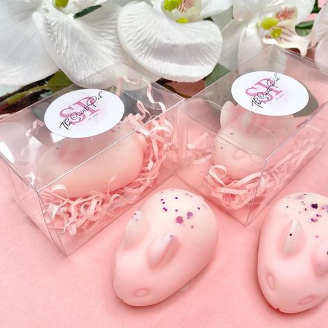 The Scent Pod on Instagram: “Happy Easter my Loves! And in that note please enjoy these super cute bunnies! These are in the scent Coco Madam and they smell Devine!…” Cute Wax Melts, Essential Oil Gift Basket, Easter Wax Melts, Summer Wax Melts, Happy Wax Melts, Dried Flower Wax Melts, Handmade Wax Melts, Cute Bunnies, Essential Oils Gifts