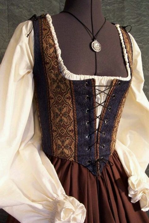 , Era Victoria, Gaun Abad Pertengahan, Ren Faire Outfits, Ren Faire Costume, Medieval Clothes, Fair Outfits, Fest Outfits, Old Fashion Dresses, Medieval Costume