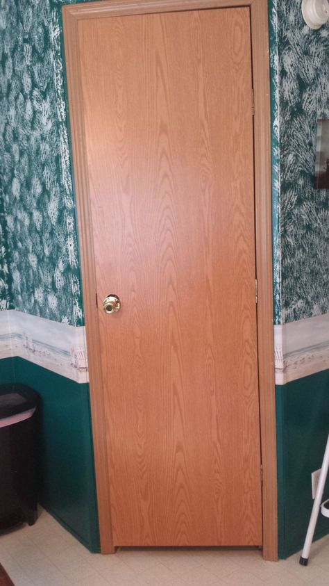 mobile home interior door-before interior door makeover Home Interior Doors, Mobile Home Interior, Interior Door Makeover, Mobile Home Doors, Mobile Home Living, Rv Makeover, Revere Pewter, Door Interior, Remodeling Mobile Homes