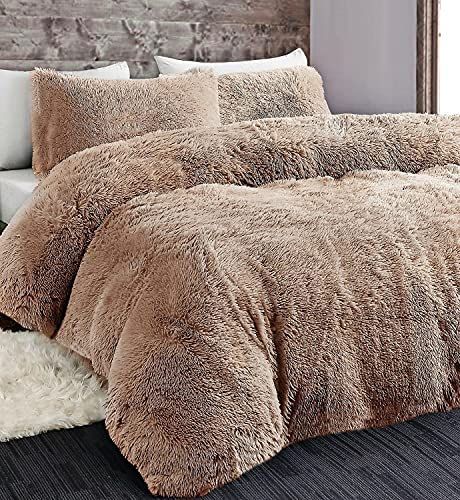 Small Room Makeover, Fur Bedding, Fluffy Bedding, Easy Quilt, Bedroom Essentials, Soft Bedding, Fluffy Pillows, Easy Quilts, Bed Duvet Covers