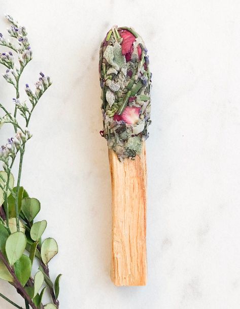 Smudge Sticks Diy, Palo Santo Smudging, Smudge Wands, Honey Jar Wedding Favors, Medicine Garden, Honey Favors, Wedding Favour Jars, White Sage Smudge, Dried Herbs