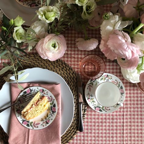 Pink Gingham table linens, marshmallow-hued ranunculus and vintage Wedgwood French Picnic, June Weddings, Spring Tea Party, Pink Showers, Garden Picnic, Spring Tea, Baby In Bloom, Bloom Baby, Farm Party