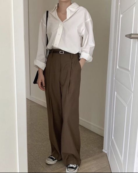 Beige Pants Outfit, Slacks Outfit, Brown Pants Outfit, Working Dresses, Masculine Clothing, Korean Pants, Brown Slacks, Meeting Outfit, Modest Fashion Hijab