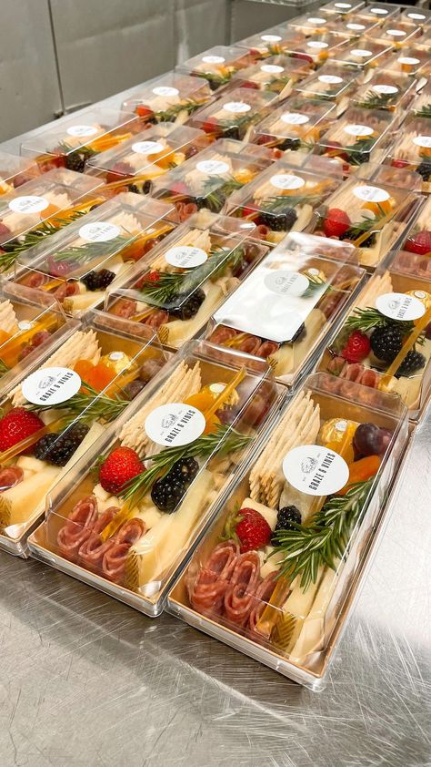 Charcuterie Pop Up Shop Ideas, Boba Photography, Charcuterie Shop, Charcuterie Gift Box, Charcuterie Box, Charcuterie Ideas, Charcuterie Gifts, Snack Boxes, Catering Ideas Food