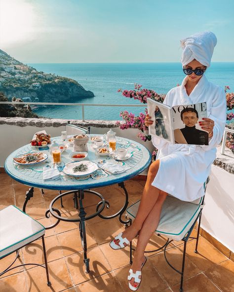 TRAVEL GUIDE: POSITANO | VOGUE HAUS Positano Restaurant, Old Fashioned Love, Fashion Fall Outfits, Fashion Tumblr, Dream Vacations Destinations, Amalfi Coast Italy, Italy Outfits, Fashion Make Up, Tumblr Outfits