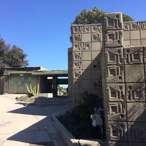 Samuel Freeman House – Los Angeles, California - Atlas Obscura Frank Lloyd Wright Interior, We Built This City, House In Los Angeles, Frank Lloyd Wright Architecture, Frank Lloyd Wright Buildings, Frank Lloyd Wright Design, Frank Lloyd Wright Homes, Garden Grove, Organic Architecture