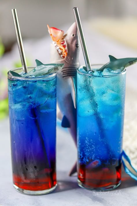 Shark Week Party Ideas, Shark Drink, Shark Week Drinks, Shark Week Food, Shark Party Foods, Shark Week Recipes, Jaws Party, Shark Week Ideas, Shark Week Crafts