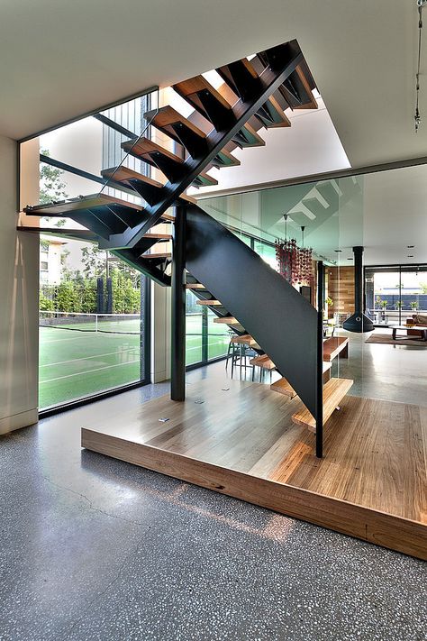 Mentone+House+by+Jasmine+McClelland+Design Staircase Landing, Contemporary Staircase, Diy Staircase, Escalier Design, Staircase Decor, Floating Staircase, Wooden Stairs, Interior Stairs, Modern Staircase