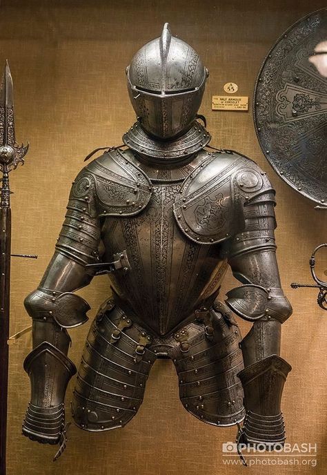 Medevial Knight, Diy Armour, Free Reference Photos, Arch Viz, Medieval People, Medieval Knight Armor, Costume Armour, Century Armor, Medieval Armour