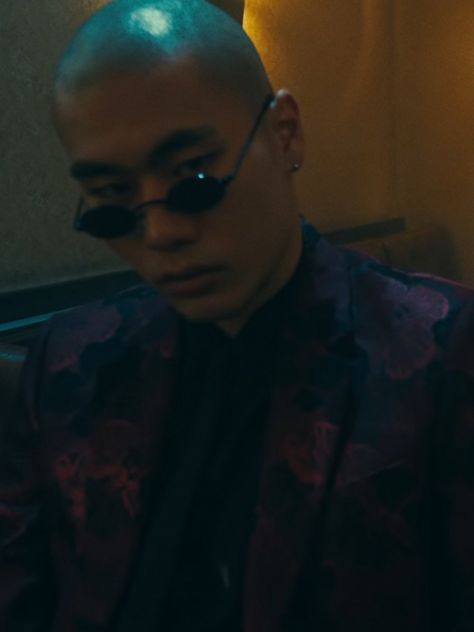 Japanese Yakuza from Cö shu Nie “red strand” Music Video. | japanese yakuza gangsters | yakuza aesthetic boy | oval sunglasses men | co shu nie #CöshuNie Japanese Yakuza Aesthetic, Iceberg Aesthetic, Co Shu Nie, Yakuza Wallpaper, Yakuza Aesthetic, Cö Shu Nie, Bosozoku Fashion, Japanese Yakuza, Bald Boy