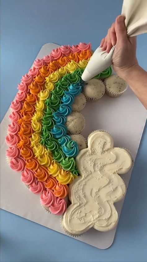 Cupcake Cake Rainbow, Rainbow Birthday Party Cupcakes, Rainbow Cupcake Pull Apart, Rainbow Party Cupcakes, Cupcake Cakes Rainbow, Cupcakes Pull Apart Ideas, Cupcake Rainbow Cake, Rainbow Pull Apart Cupcakes Template, Cupcakes Girls Birthday