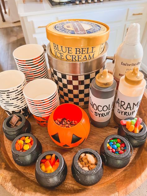 How to Create a Simple and Sweet Halloween Ice Cream Bar - Halloween Sundae Bar, Halloween Waffle Bar, Hot Cocoa Bar Fall, Family Halloween Movie Night Ideas, Halloween Snack Bar Ideas, Halloween Ice Cream Bar, Halloween Hot Cocoa Bar, Halloween Smores Bar, Halloween Snack Bar