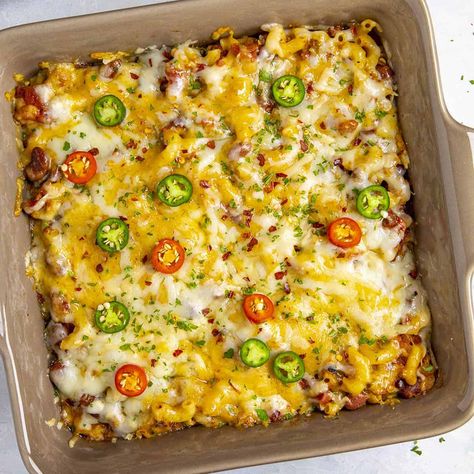 Baked Chili Mac Casserole Recipe Baked Chili Mac, Chili Mac Casserole, Growing Chili Peppers, Meaty Chili, Baked Chili, Macaroni Noodles, Mac And Cheese Casserole, Homemade Nachos, Pork Chili