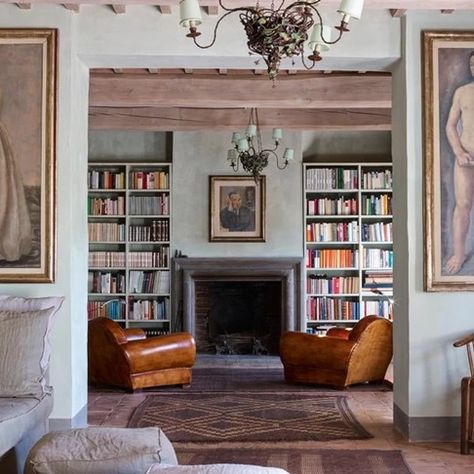 Why Italian Interior Design is Dominating Luxury Homes Worldwide Italian Cottage Interior, Dark Rugs, Italian Cottage, Most Beautiful Homes, Parisian Interior, Natural Luxury, Italian Interior Design, Italian Interior, Cottage Interiors