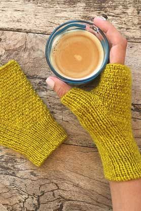 Knitted Gloves Mittens, Fingerless Mitts, Fingerless Gloves Knitted, Wrist Warmers, Knit Mittens, Knitted Gloves, Knitting Accessories, Knitting Inspiration, Yarn Crafts