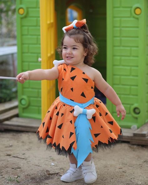 Fancy Costumes & Dresses on Instagram: “Happy Birthday ❤❤ Pebbles Costume for Toddler, Stone Age Themed Dress, Pebbles Outfit Special thanks to hca.211214 for the lovely photos.…” Flinstones Birthday Party, Pebbles Birthday Party, Flintstones Birthday Party, Flintstones Birthday, Baby First Birthday Dress, Pebbles Costume, Halloween Birthday Parties, Best Costume Ever, Dresses For Toddlers