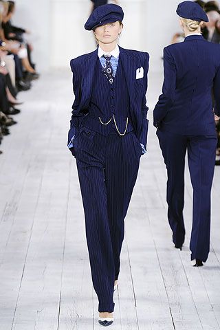 Women in men's tailored suiting. It reminds me of the zuit suit. Women In Suits, Dandy Look, Woman In Suit, Dandy Style, Androgynous Fashion, Tomboy Fashion, Tailored Suits, Menswear Inspired, Suit Fashion