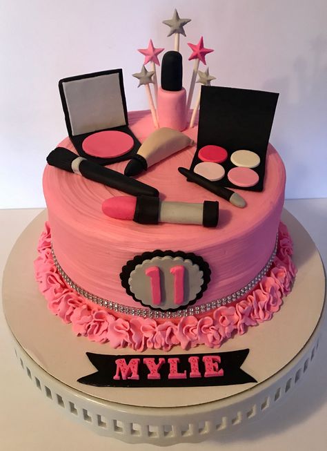 Makeup Cakes For Girls Birthday, Makeup Birthday Cake Ideas, Makeup Party Cake, Barbie Make Up Cake, Makeup Birthday Cake Kids, Makeup Cake For Kids, Threenager Birthday Cake, Makeup Cake Ideas Birthdays, Make Up Cakes Birthdays Girly