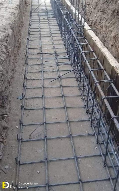 36+ Pictures RCC Concrete Footing And Beam Under Construction! - Engineering Discoveries Retaining Wall Design, Concrete Formwork, Concrete Staircase, Concrete Retaining Walls, Framing Construction, Civil Engineering Design, Building Foundation, Concrete Footings, Construction Diy