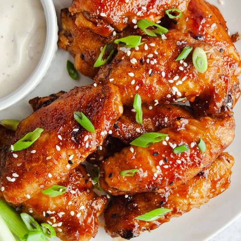 Honey Hoisin Chicken Wings Wing Flavors, Asian Bbq Sauce, Baked Wings Oven, Honey Bbq Wings, Sticky Sauce, Hoisin Chicken, Baked Chicken Wings Oven, Pepper Sauce Recipe, Oatmeal Raisin Cookies Chewy