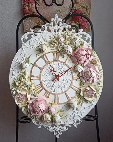 Sculpture Art Projects, Handmade Wall Clocks, Handmade Clocks, Plaster Crafts, Plaster Sculpture, Diy Clock Wall, Soyut Sanat Tabloları, Flower Sculptures, Clock Art