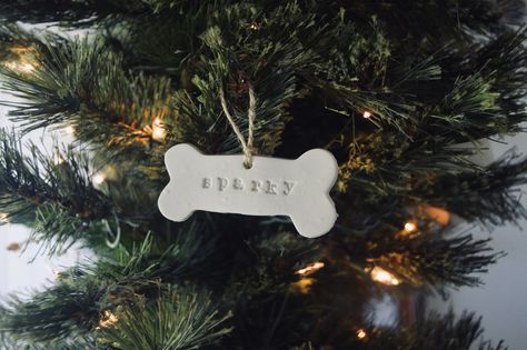 Dog Bone Ornaments, Bone Ornament, Bridesmaid Boxes, Polymer Clay Ornaments, Christmas Clay, Unique Housewarming Gifts, Pet Name, Clay Ornaments, Crafts To Make And Sell