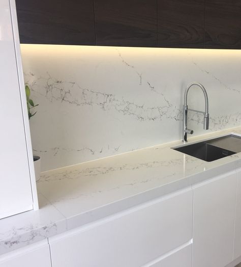 STATUARIO QUARTZ - Kitchen Domain Statuario Quartz, Marble Bathroom Design, Grey Marble Kitchen, Quantum Quartz, Marble Bathroom Designs, Marble Backsplash Kitchen, Kitchen Benchtops, Marble Countertops Kitchen, Kitchen Backsplash Designs