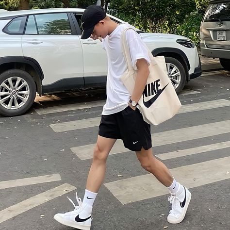 Japan Men Fashion Summer, Short Pants Outfit Men, Miami Mens Fashion, Nike Blazer Outfit Men, Men Aesthetic Outfits, Sporty Outfits Men, Guys Fashion Casual, Asian Men Fashion, Minimalist Fashion Men