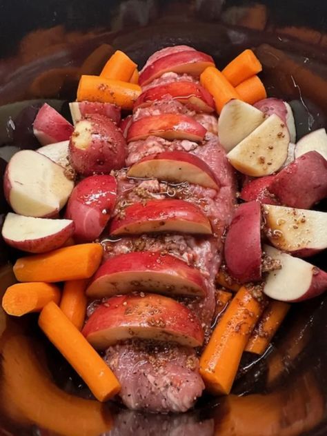 Tenderloin Crockpot, Pork Tenderloin Crock Pot Recipes, Tenderloin Recipes Crockpot, Slow Cooker Pork Loin, Crockpot Pork Tenderloin, Pork Crockpot Recipes, Slow Cooker Pork Tenderloin, Slow Cooker Recipes Pork, Slow Cooker Dinner Recipes