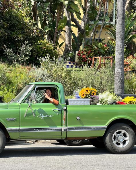 Stills from today’s verrryyyyy fun project shoot — coming sooooon!!!!!!! 😍😍😍😍😍😍😍😍 Flower Truck Aesthetic, Epic Aesthetic, Old Ford Pickup Truck, Old Ford Pickups, Truck With Flowers, Manifesting Journal, Country Trucks, Top Aesthetic, Vintage Pickup Trucks