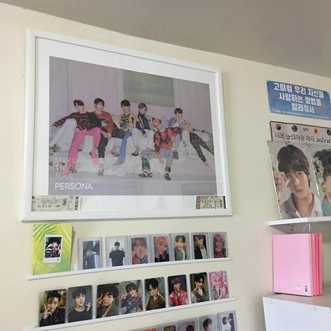 Kpop Frame Ideas, Army Bedroom, Kpop Shelf, Frame Instagram, Bts Room, Instagram Poster, Army Room Decor, Interior Design Layout, Army Room