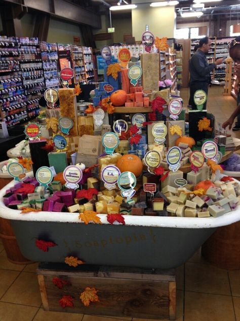 Autumn display at Whole Foods Market Arroyo Pasadena. Felix is magical. Selling Soap, Farmers Market Party, Bathtub Ideas, Stall Display, Candle Display, Soap Display, Merch Ideas, Autumn Display, Market Displays