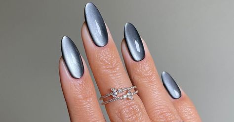 "Glass Nails" Are Going To Be Everywhere — Here Are 8 Ideas To Inspire You How To Do Glass Nails, Glass Nails Tutorial, Glass Gel Nails, Glass Nails Designs, Nyc Nails, Asian Nails, Glass Nail, Glass Nails, Jelly Nails