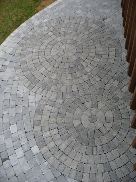 Beach House Garden, Stone Pavement, Pavement Design, Paving Pattern, Patio Grande, Paver Designs, Outdoor Paving, Patio Pavers Design, Paver Stones