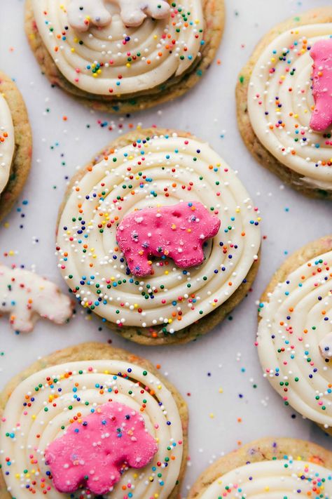 Animal Circus Cookies (Bakery-Style!) | Chelsea's Messy Apron Animal Cookies Recipe, Circus Animal Cookies, Frosted Animal Crackers, Animal Circus, Crumble Cookie Recipe, Cookies Bakery, Circus Cookies, Moist Yellow Cakes, Animal Cracker