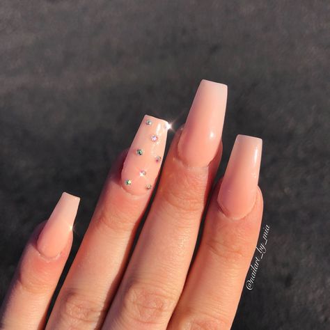 Pink Acrylics With Gems, Natural Acrylic Nails With Gems, Simple Jeweled Nails, Plain Pink Nails With Gems, Acrylic Nail With Gems, Simple Nail Designs With Gems, Acrylic Nail Designs With Gems, Light Pink Nails With Gems, Coffin Nails With Gems